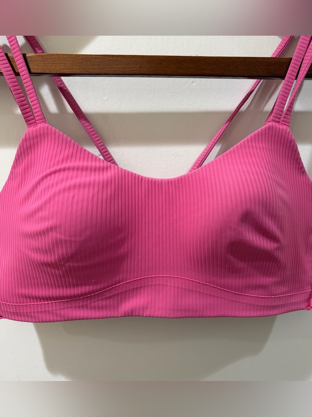 lululemon athletica Hot Pink Ribbed cloud Sports Bra size 6 A/B